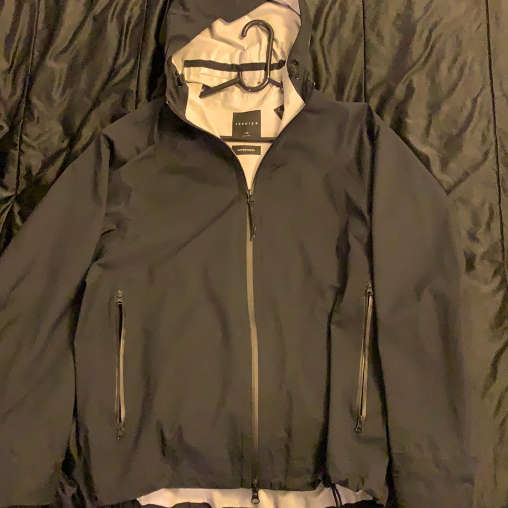 Theory, Black, Large